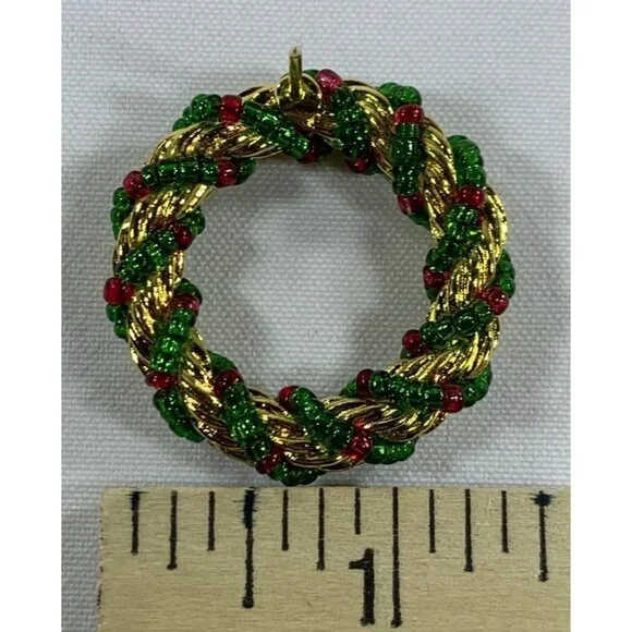 Vintage Avon Christmas Wreath Brooch 1.5" Gold Tone Beaded Green Red Lapel Pin - Picture 5 of 6